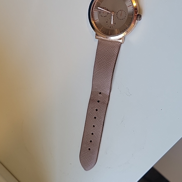 Watch - Picture 4 of 6